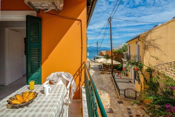 Alekos House Apartment Longos  ภายนอก รูปภาพ
